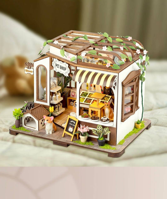 Wooden mini dollhouse PET SHOP